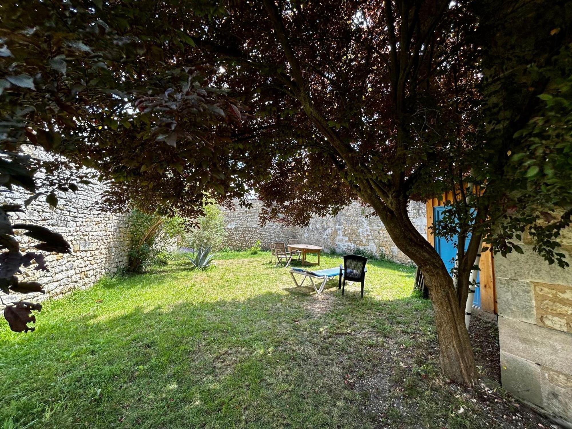 Le Republique - Logements Avec Jardin Situes En Plein Coeur De Ville Et Proche Des Thermes Rochefort  Exterior photo