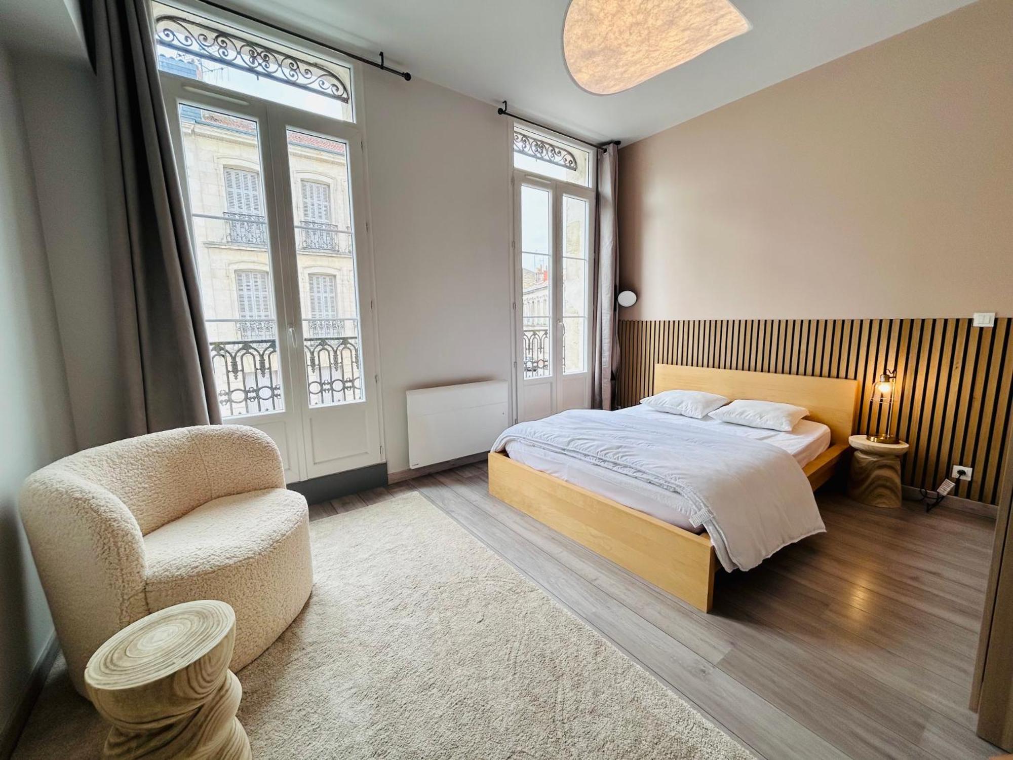 Le Republique - Logements Avec Jardin Situes En Plein Coeur De Ville Et Proche Des Thermes Rochefort  Exterior photo